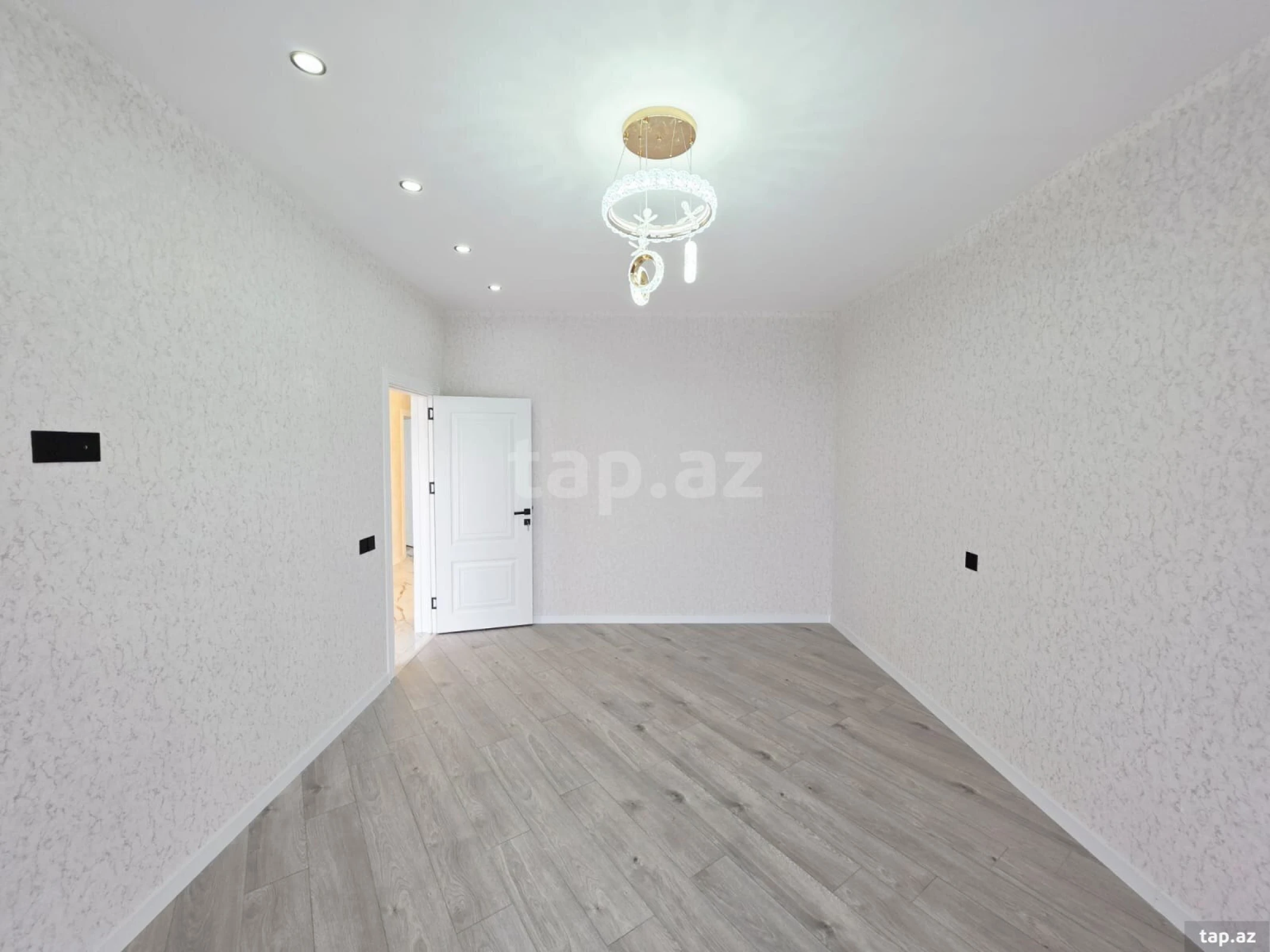 Satılır 5 otaqlı həyət evi 200 m²