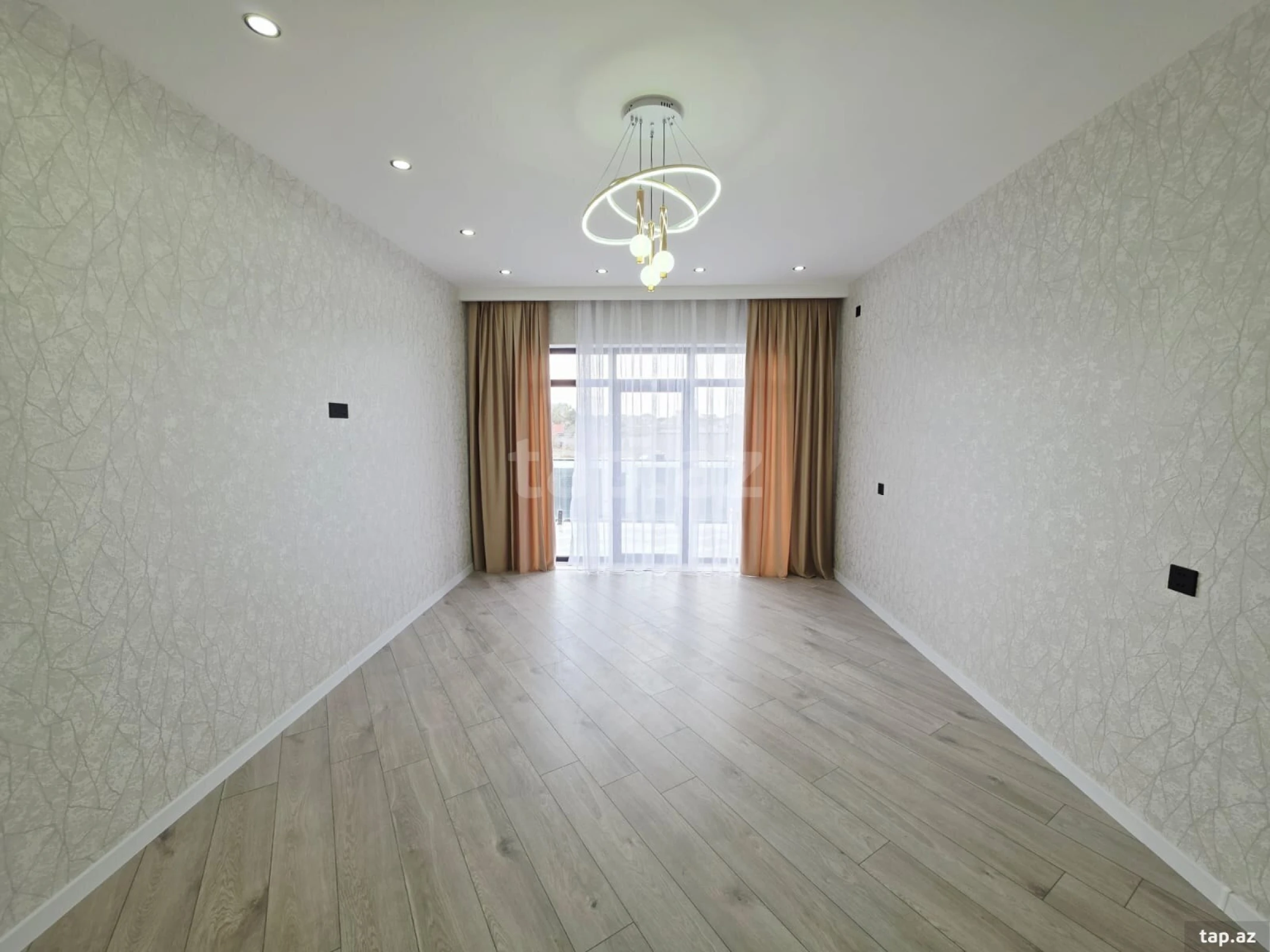 Satılır 5 otaqlı həyət evi 200 m²