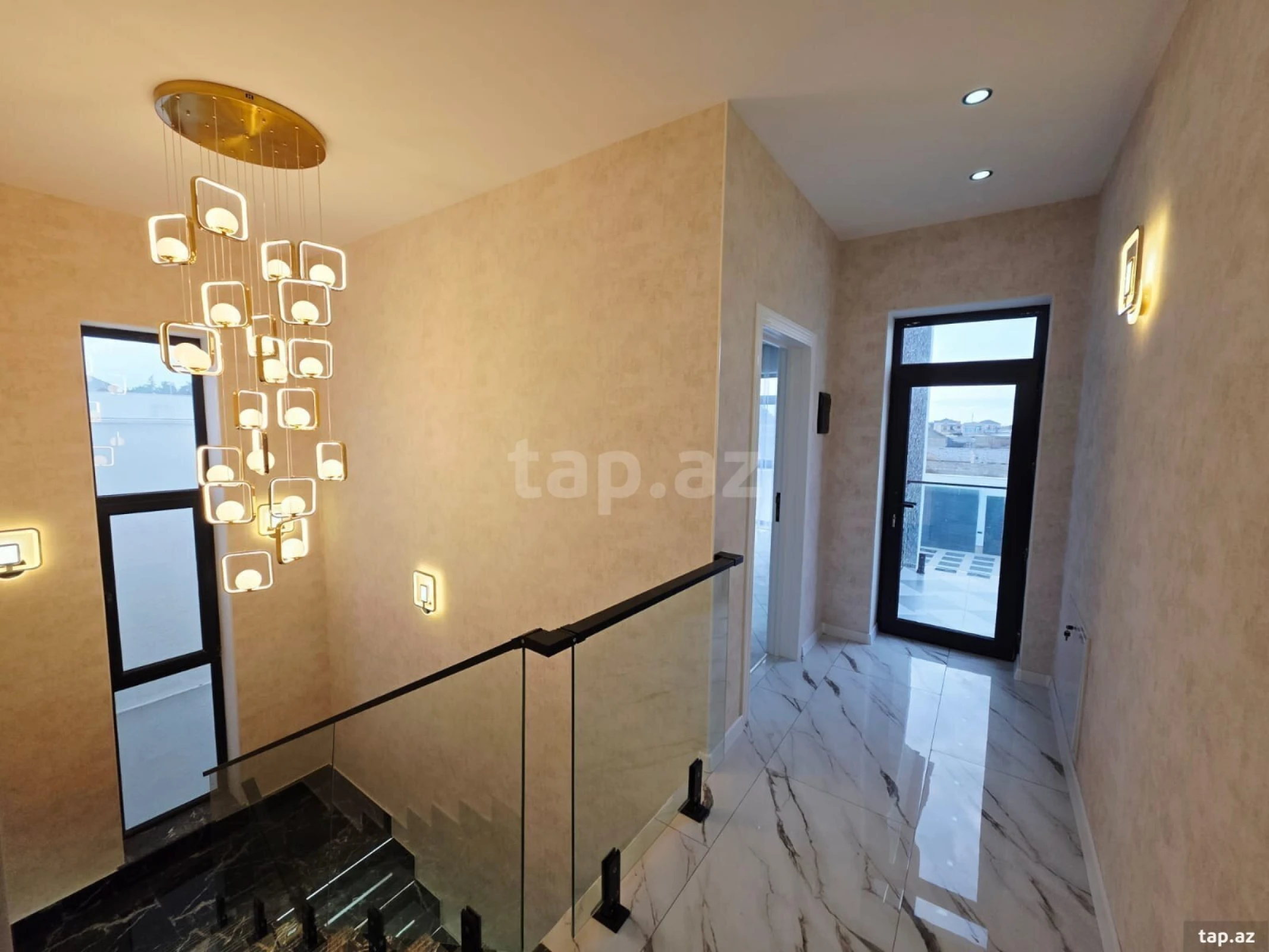 Satılır 5 otaqlı həyət evi 200 m²