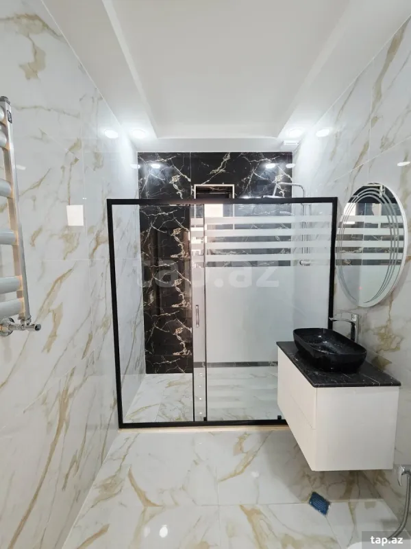 Satılır 5 otaqlı həyət evi 200 m²