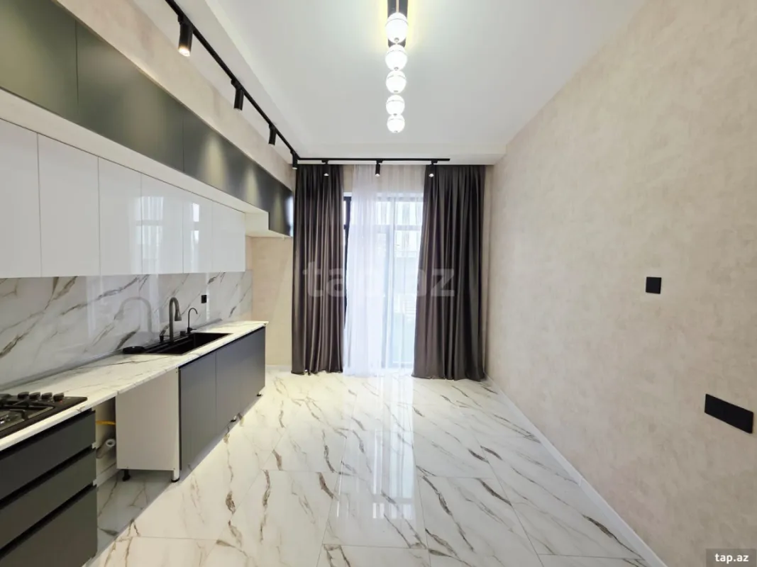 Satılır 5 otaqlı həyət evi 200 m²