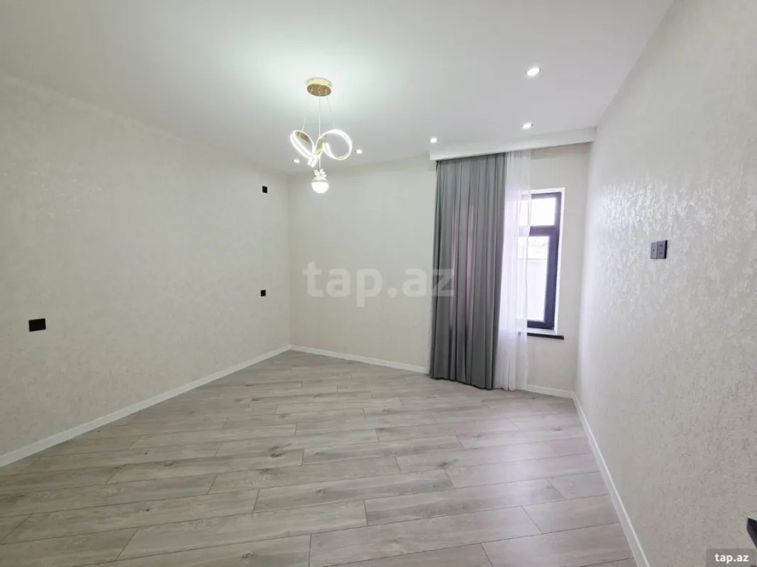 Satılır 5 otaqlı həyət evi 200 m²