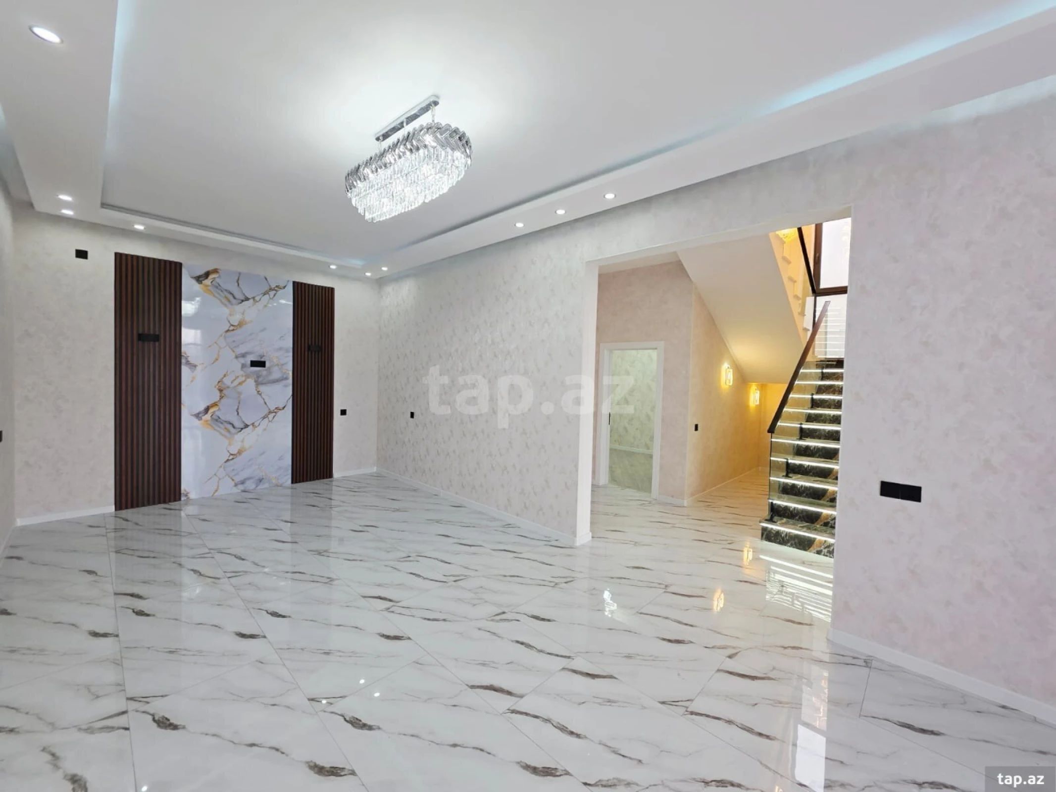 Satılır 5 otaqlı həyət evi 200 m²