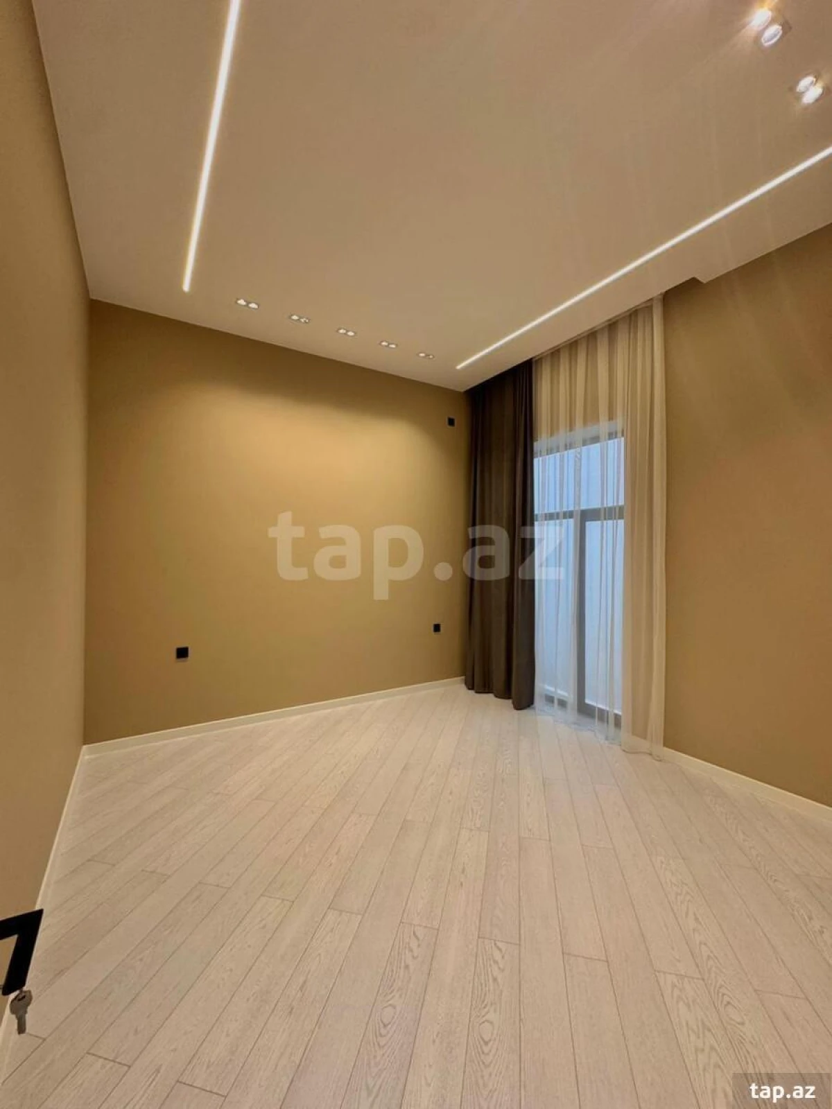 Satılır 4 otaqlı həyət evi