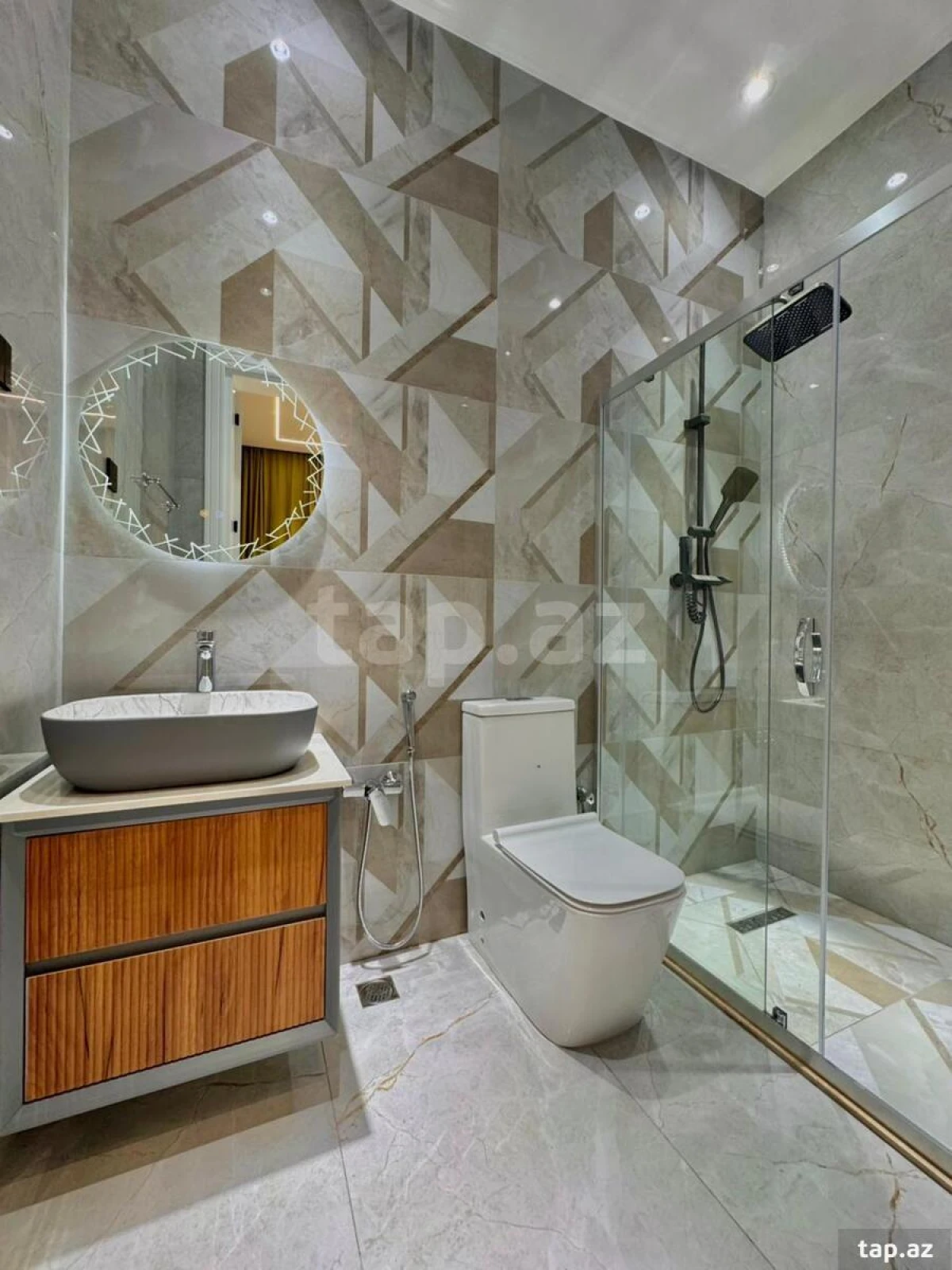 Satılır 4 otaqlı həyət evi