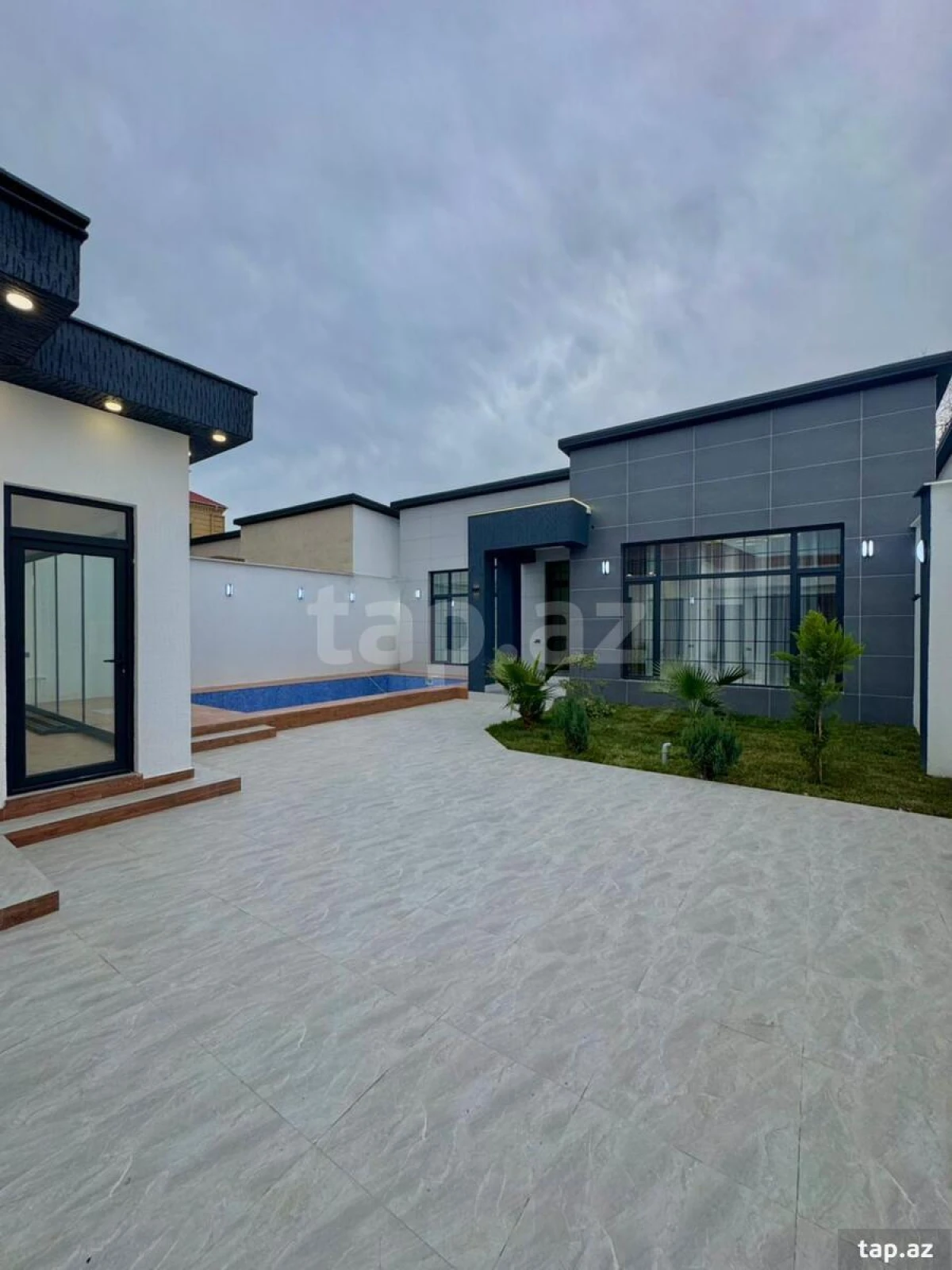 Satılır 4 otaqlı həyət evi