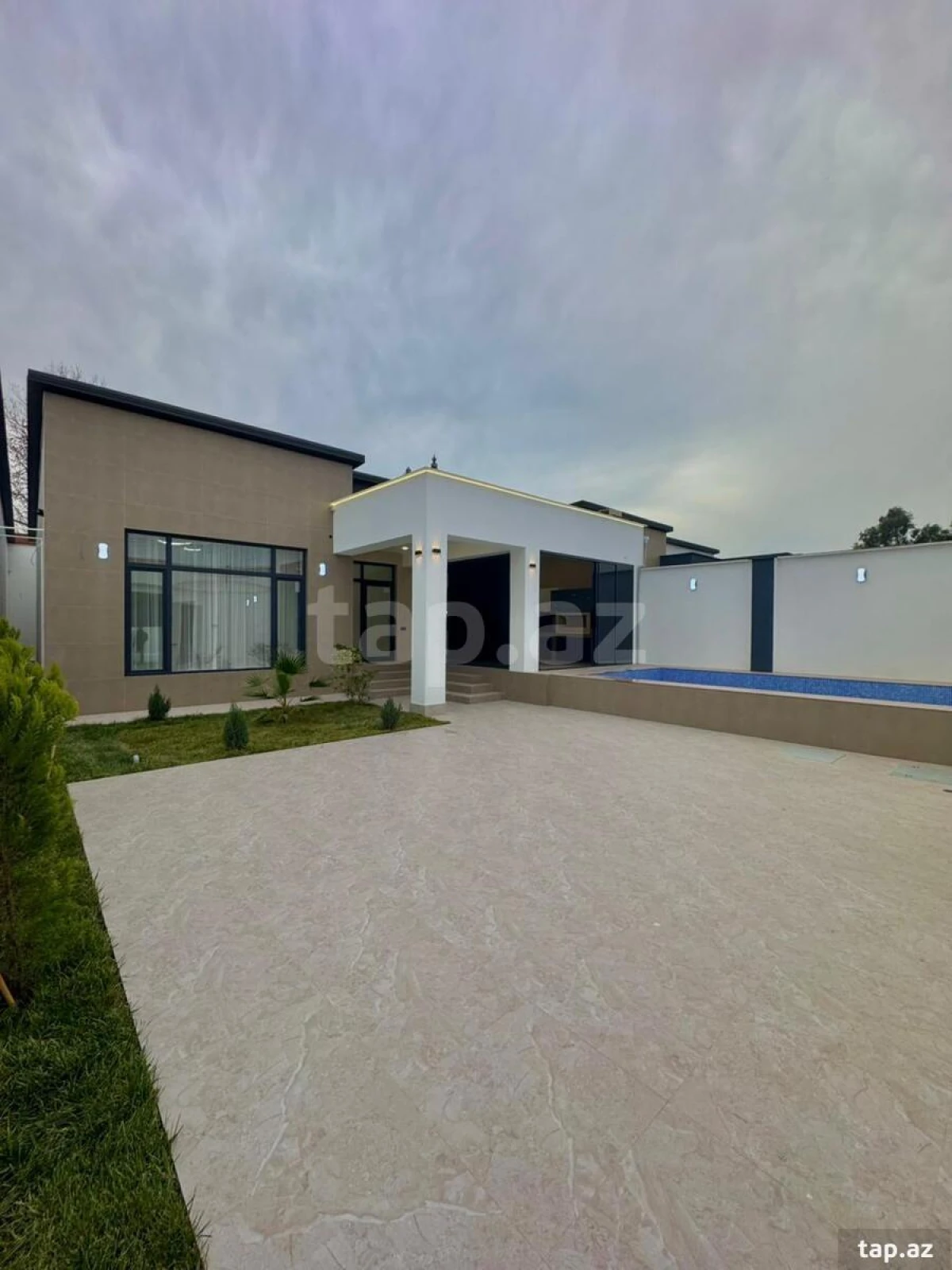 Satılır 4 otaqlı həyət evi