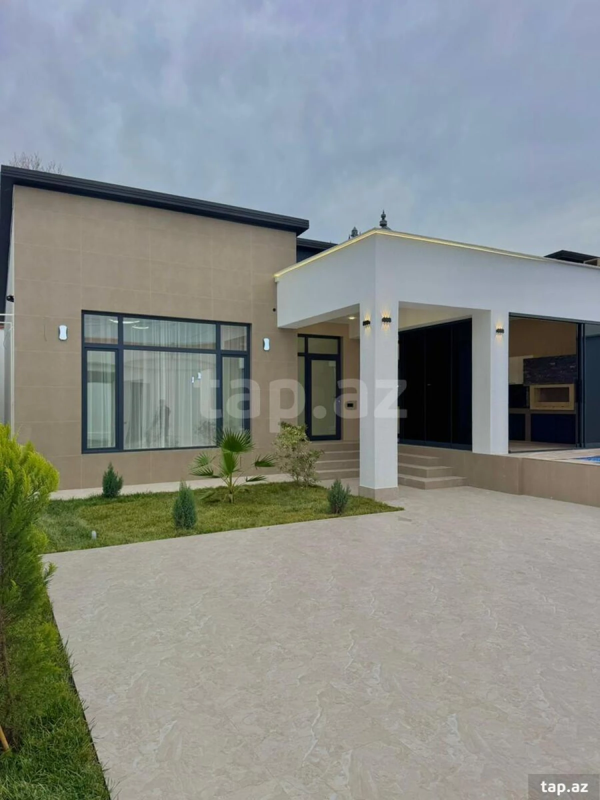 Satılır 4 otaqlı həyət evi