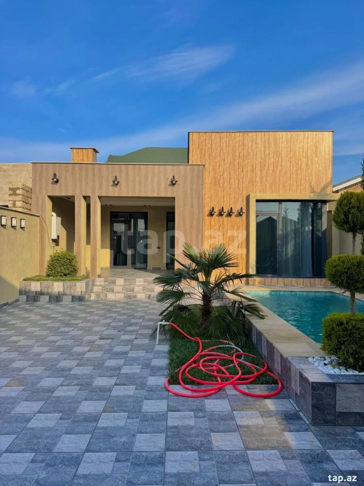 Satılır 4 otaqlı həyət evi