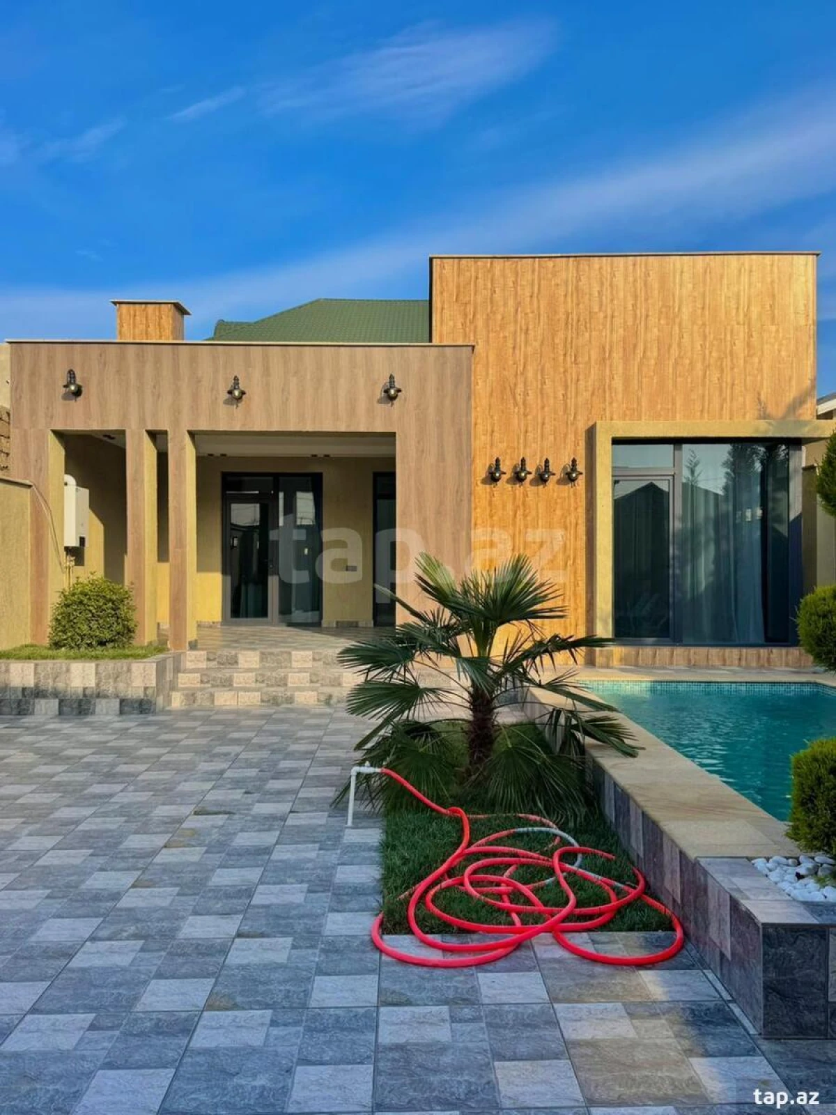 Satılır 4 otaqlı həyət evi