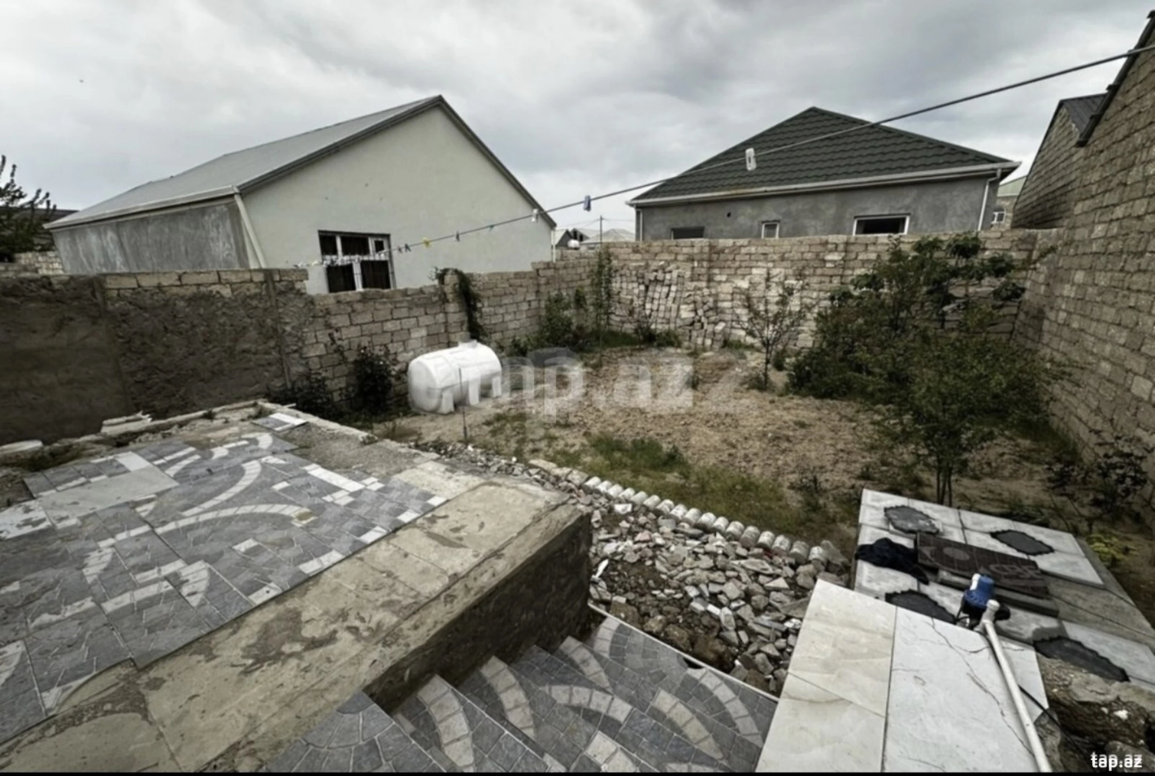 Satılır 4 otaqlı həyət evi 100 m²