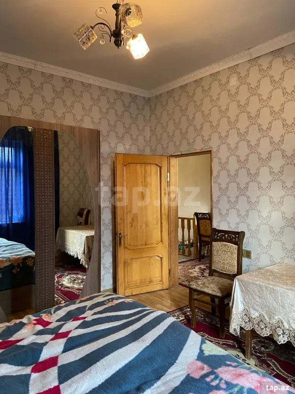 Satılır 4 otaqlı həyət evi