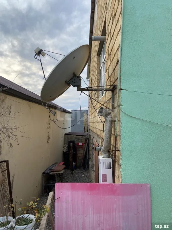 Satılır 4 otaqlı həyət evi