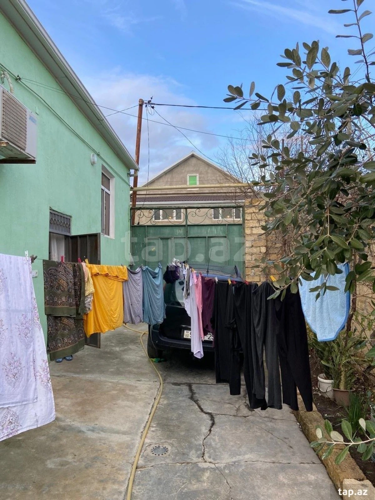 Satılır 4 otaqlı həyət evi