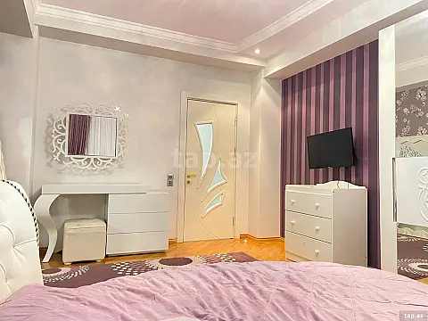 Satılır 3 otaqlı yeni tikili 140 m²