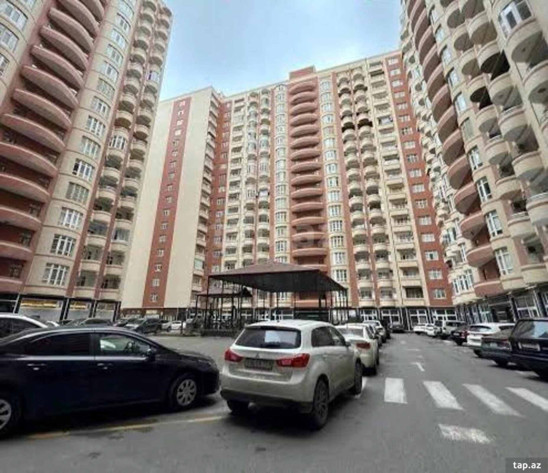 Satılır 3 otaqlı yeni tikili 140 m²