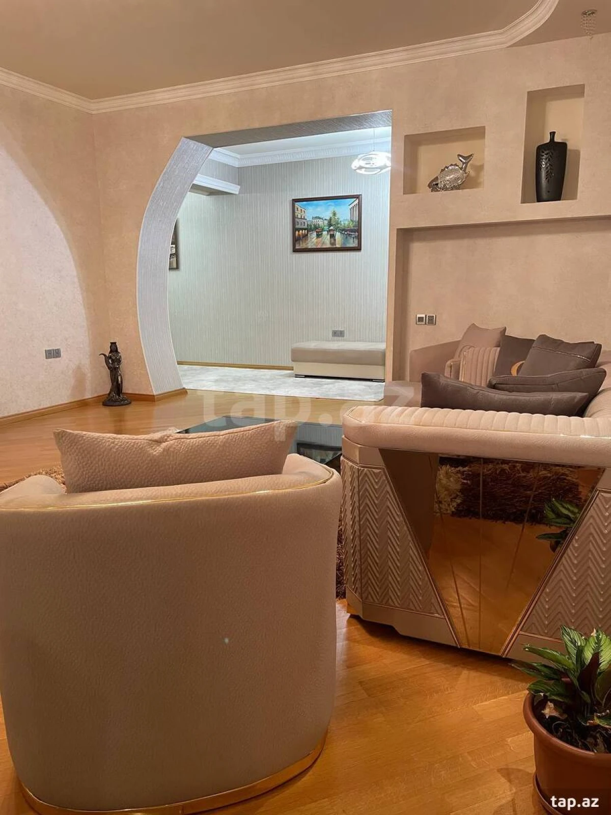 Satılır 3 otaqlı yeni tikili 140 m²