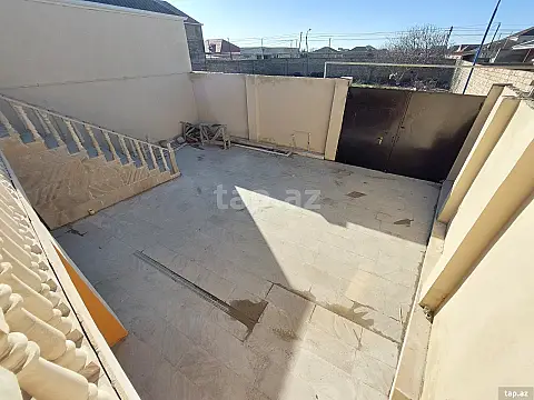 Satılır 4 otaqlı həyət evi