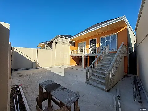 Satılır 4 otaqlı həyət evi