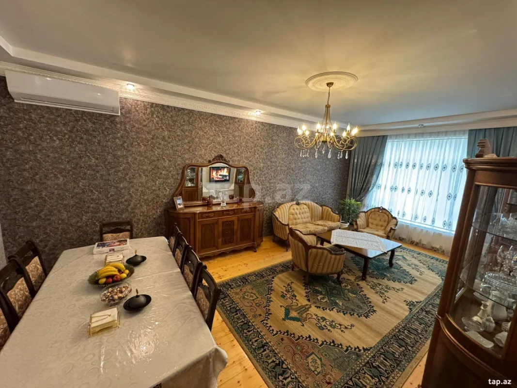 Satılır 10 otaqlı həyət evi