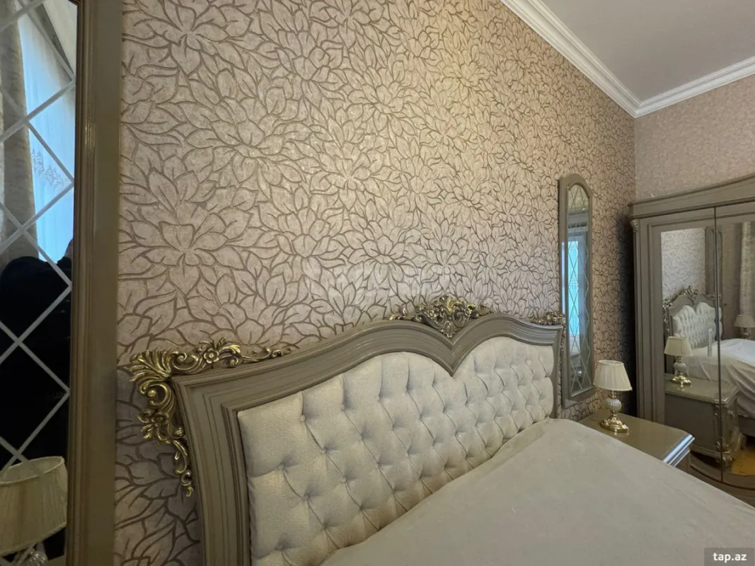 Satılır 10 otaqlı həyət evi