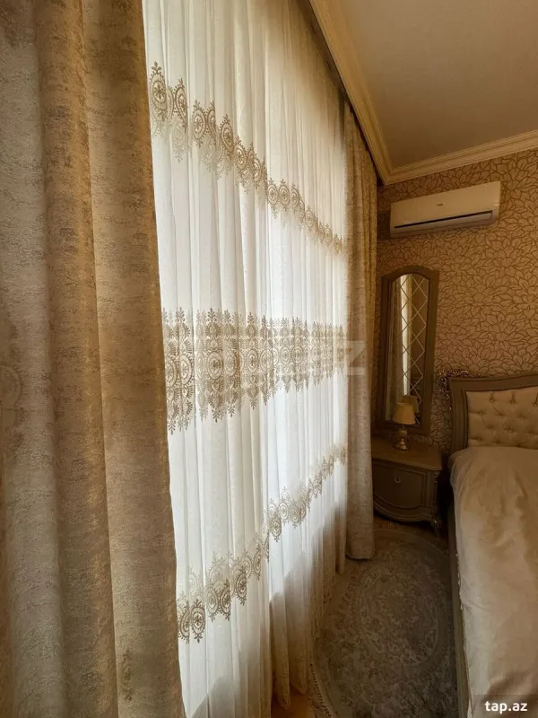 Satılır 10 otaqlı həyət evi