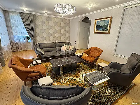 Satılır 10 otaqlı həyət evi