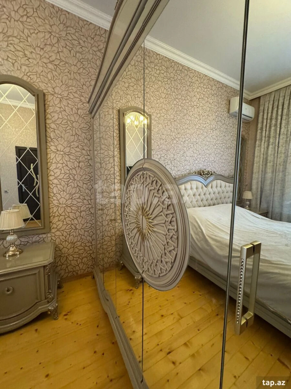 Satılır 10 otaqlı həyət evi