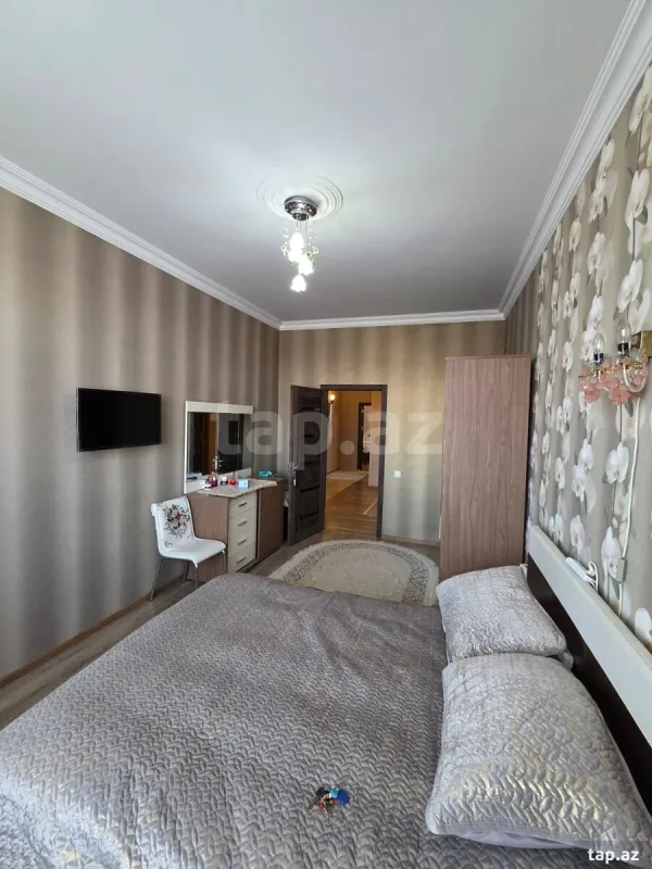 Satılır 6 otaqlı mənzil 105 m²