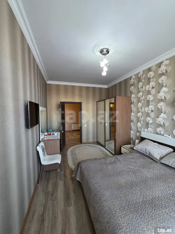 Satılır 6 otaqlı mənzil 105 m²