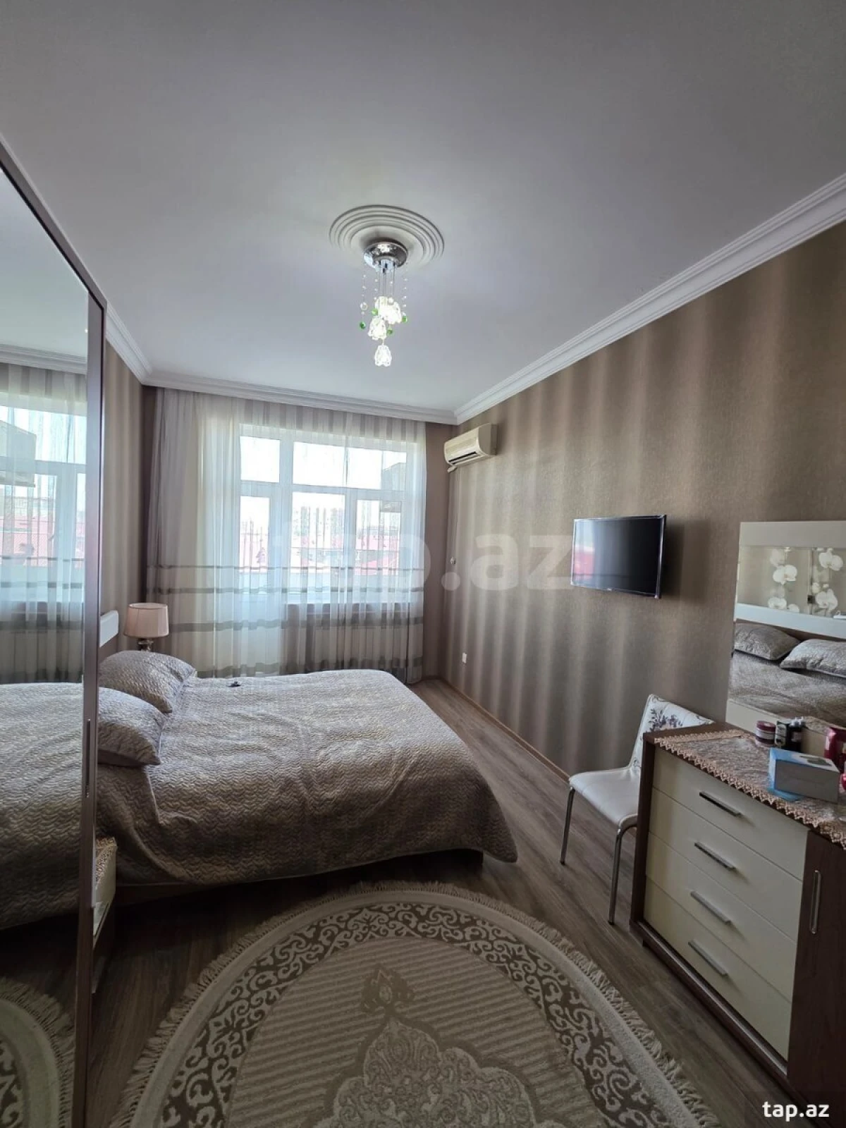 Satılır 6 otaqlı mənzil 105 m²