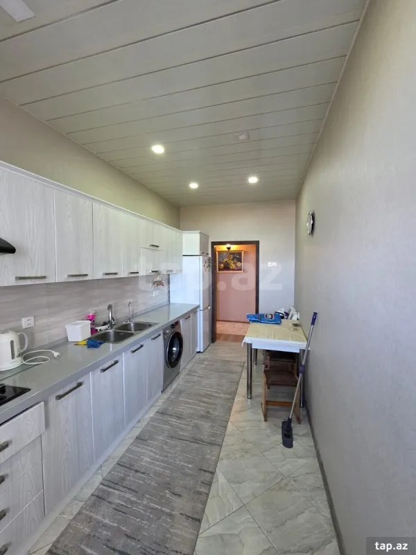 Satılır 6 otaqlı mənzil 105 m²