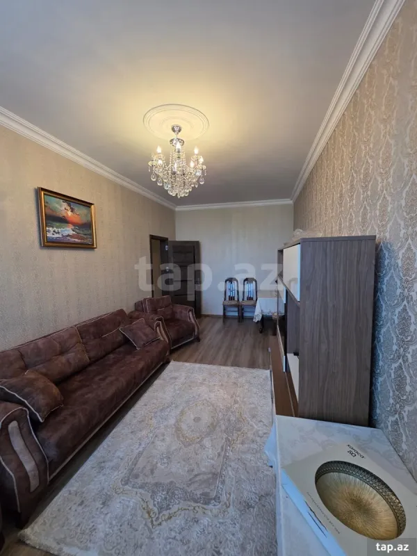 Satılır 6 otaqlı mənzil 105 m²