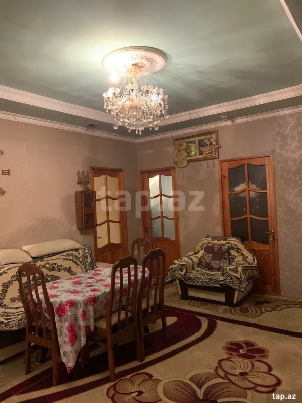 Satılır 5 otaqlı həyət evi