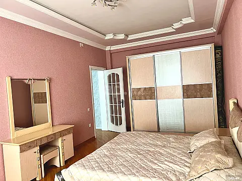 Kirayə verilir 3 otaqlı yeni tikili 127 m²