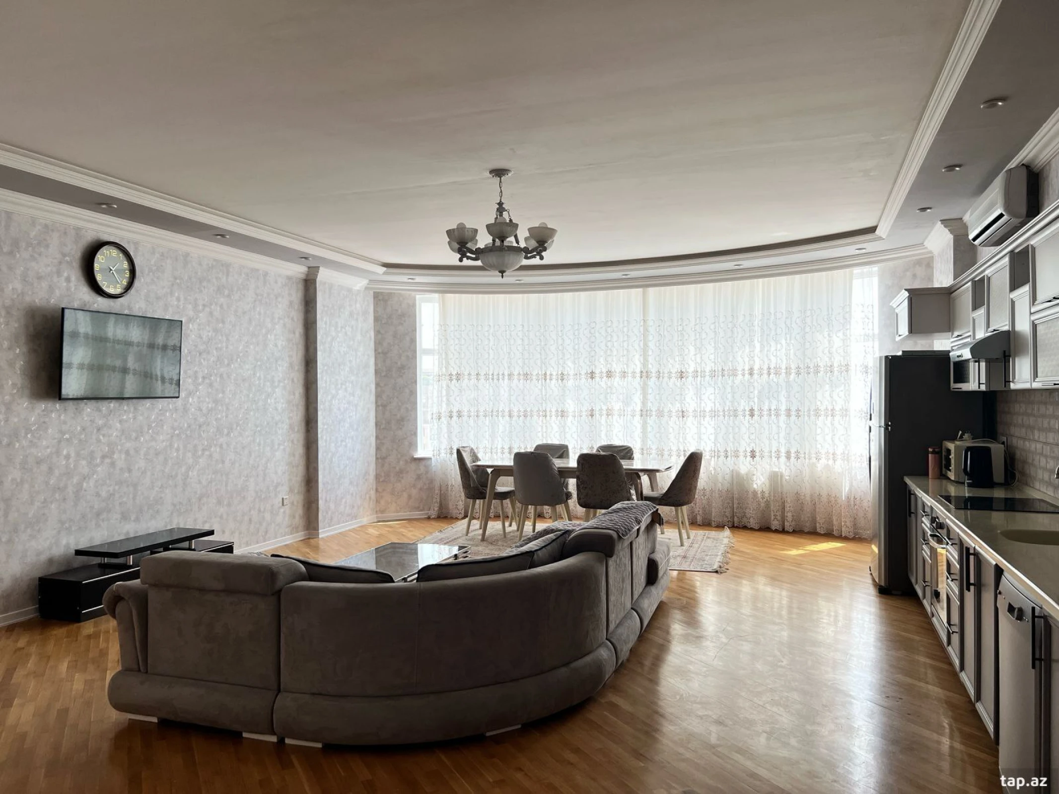 Kirayə verilir 3 otaqlı yeni tikili 127 m²