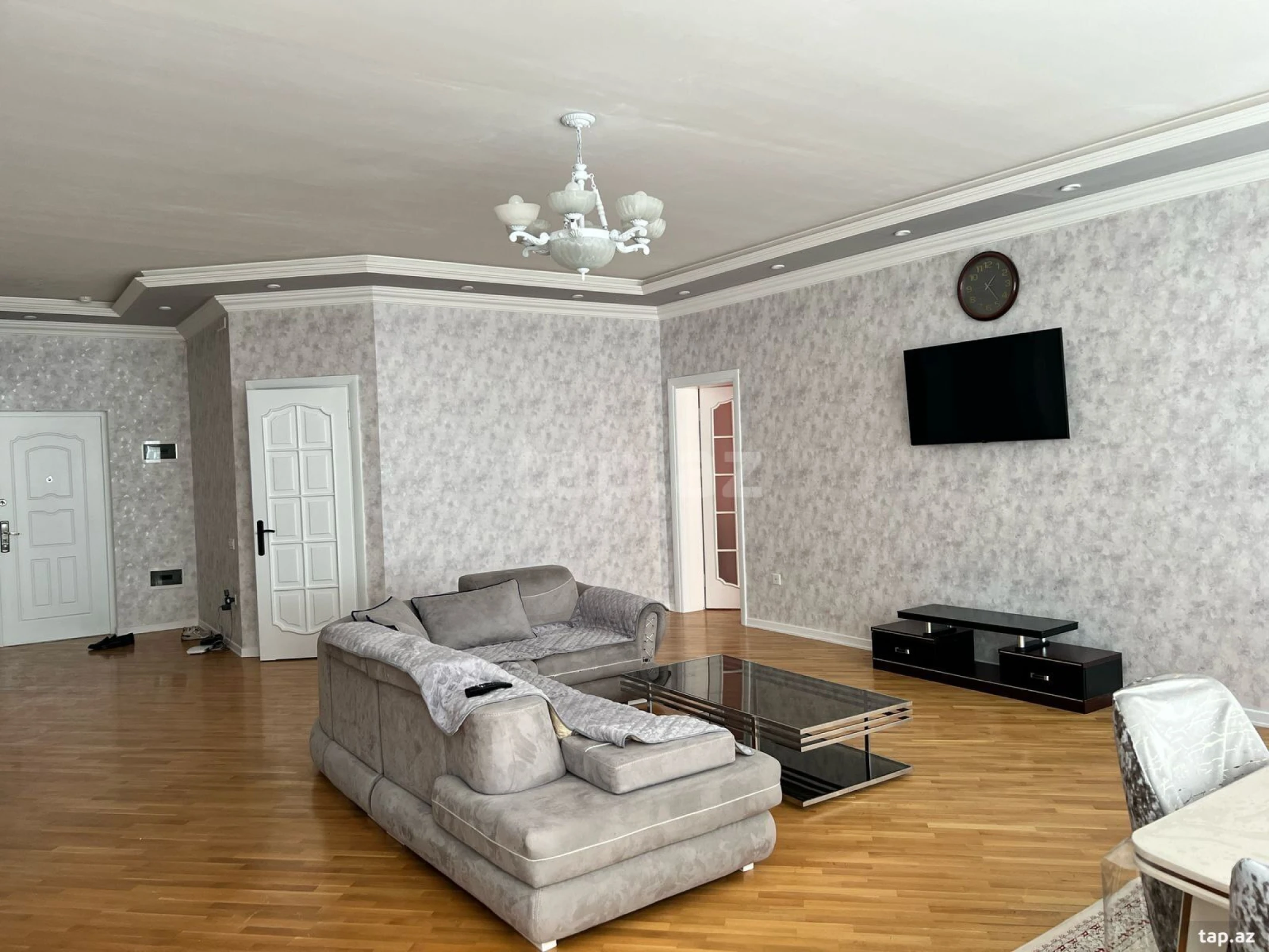 Kirayə verilir 3 otaqlı yeni tikili 127 m²