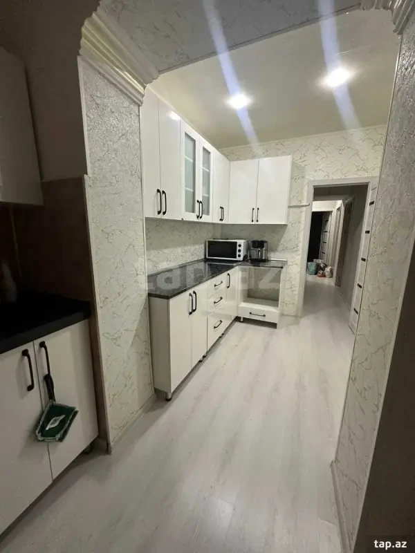 Satılır 3 otaqlı mənzil 76 m²