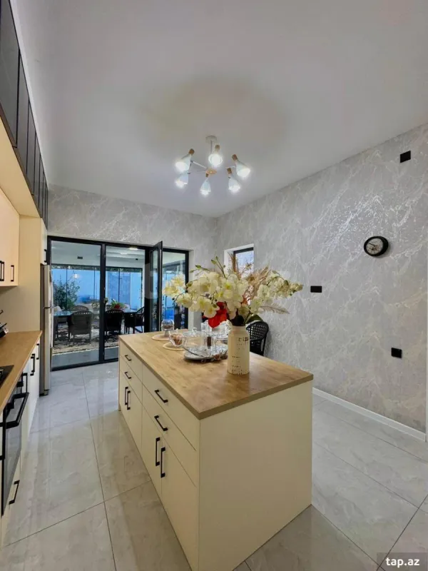 Satılır 4 otaqlı həyət evi