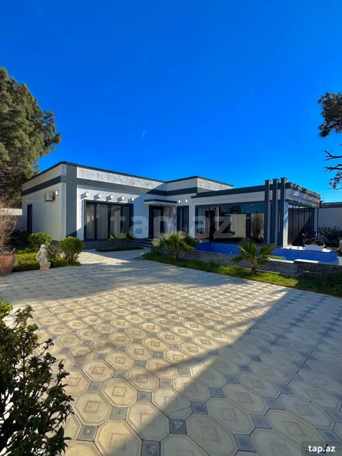 Satılır 4 otaqlı həyət evi