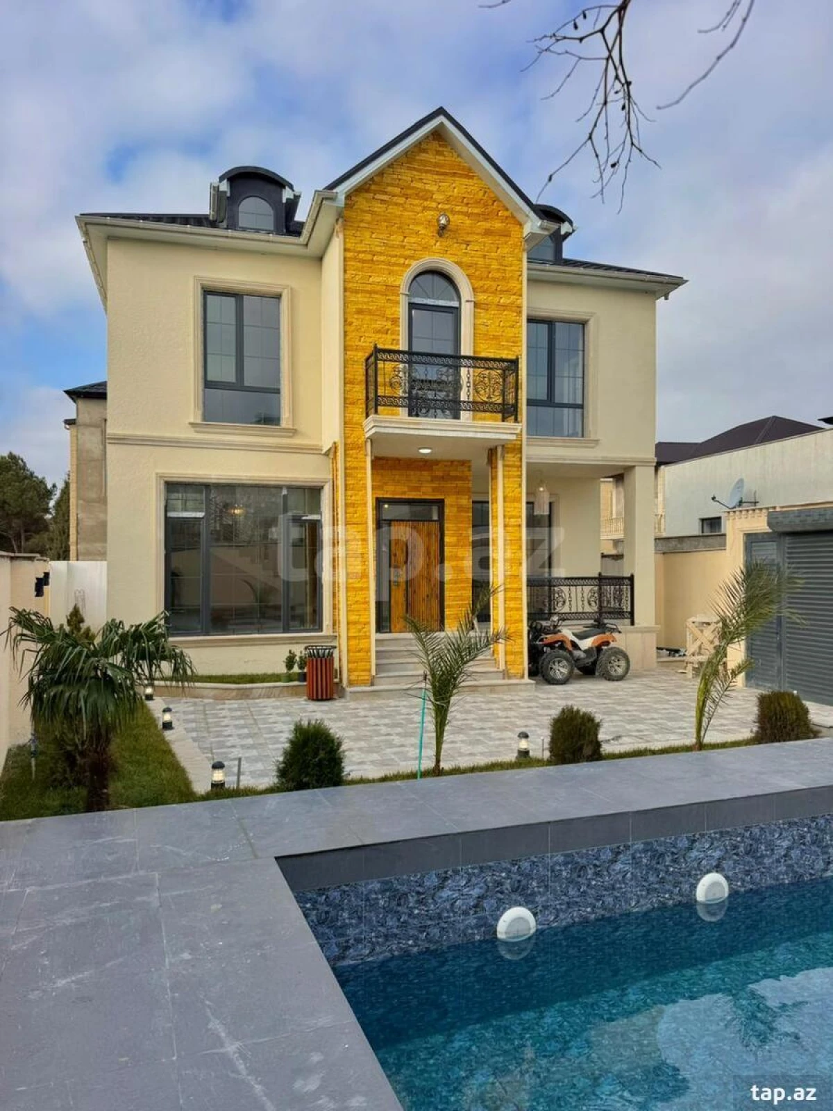 Satılır 4 otaqlı həyət evi