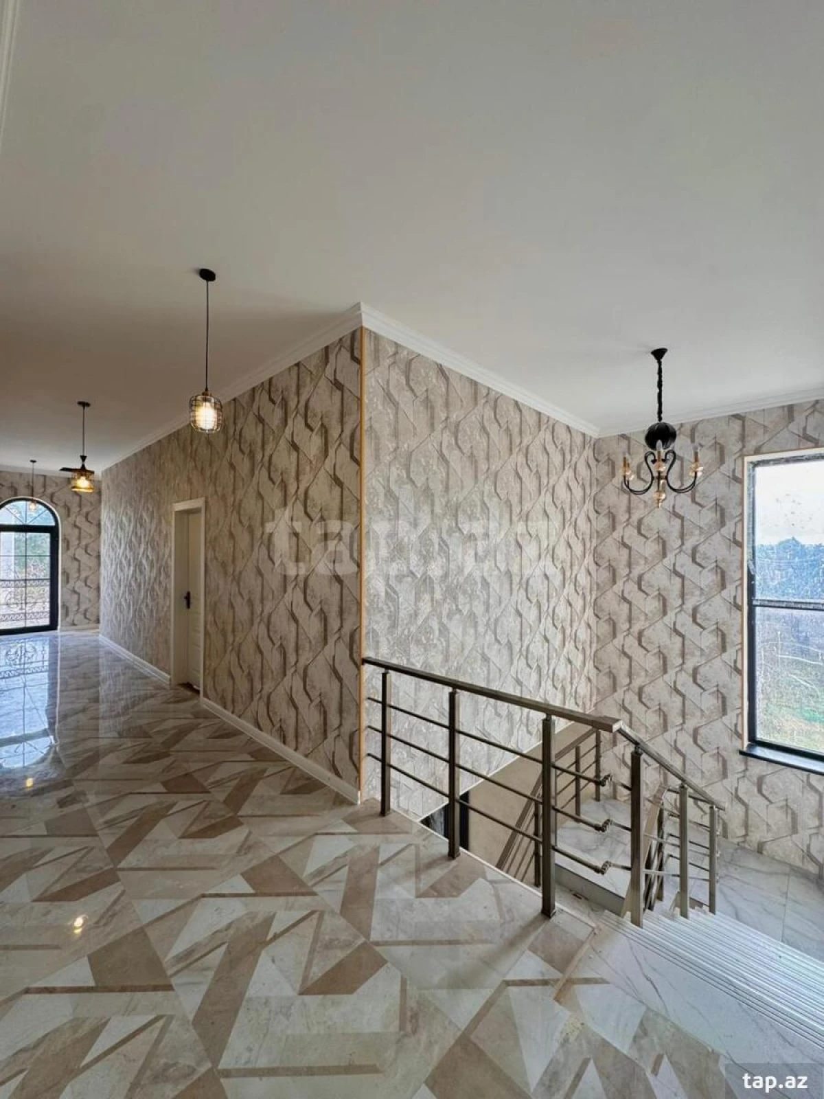 Satılır 4 otaqlı həyət evi