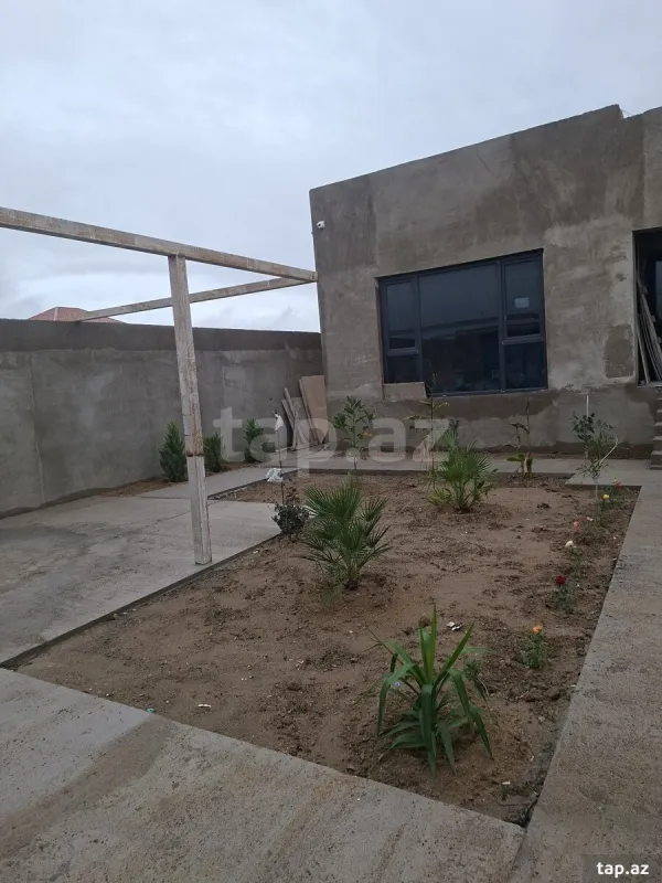 Satılır 3 otaqlı həyət evi 100 m²