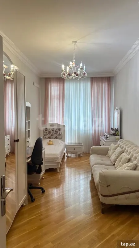 Satılır 3 otaqlı yeni tikili 165 m²
