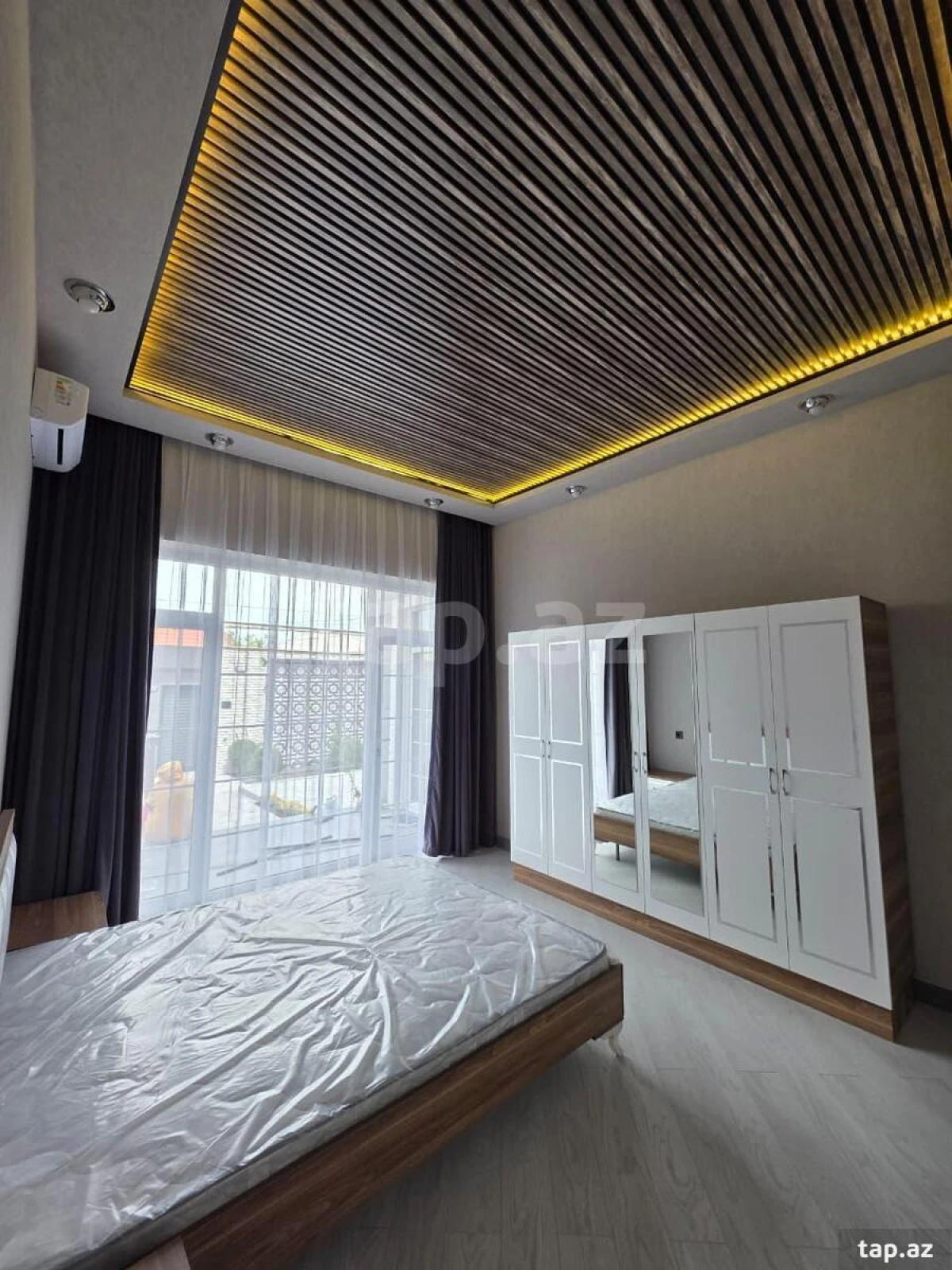 Satılır 4 otaqlı həyət evi