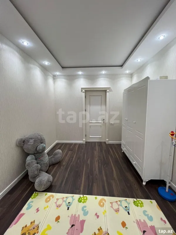 Satılır 4 otaqlı yeni tikili 150 m²