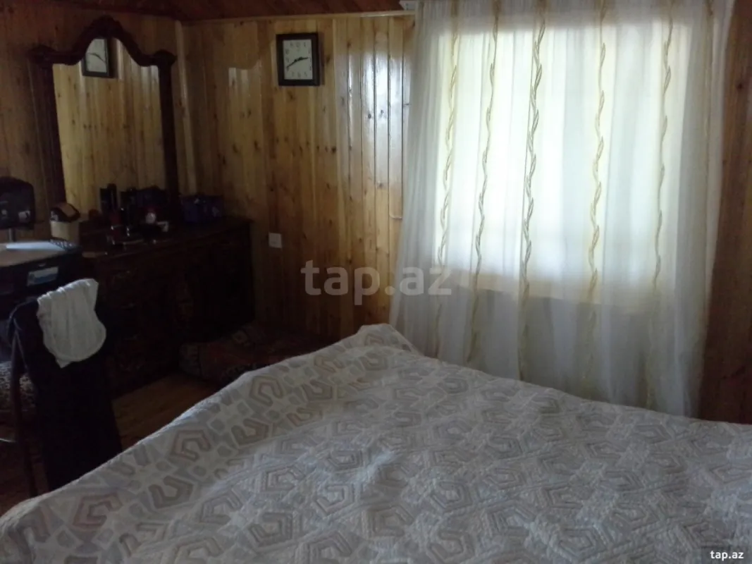 Satılır 6 otaqlı həyət evi