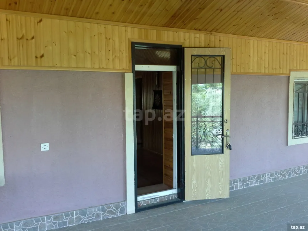 Satılır 6 otaqlı həyət evi