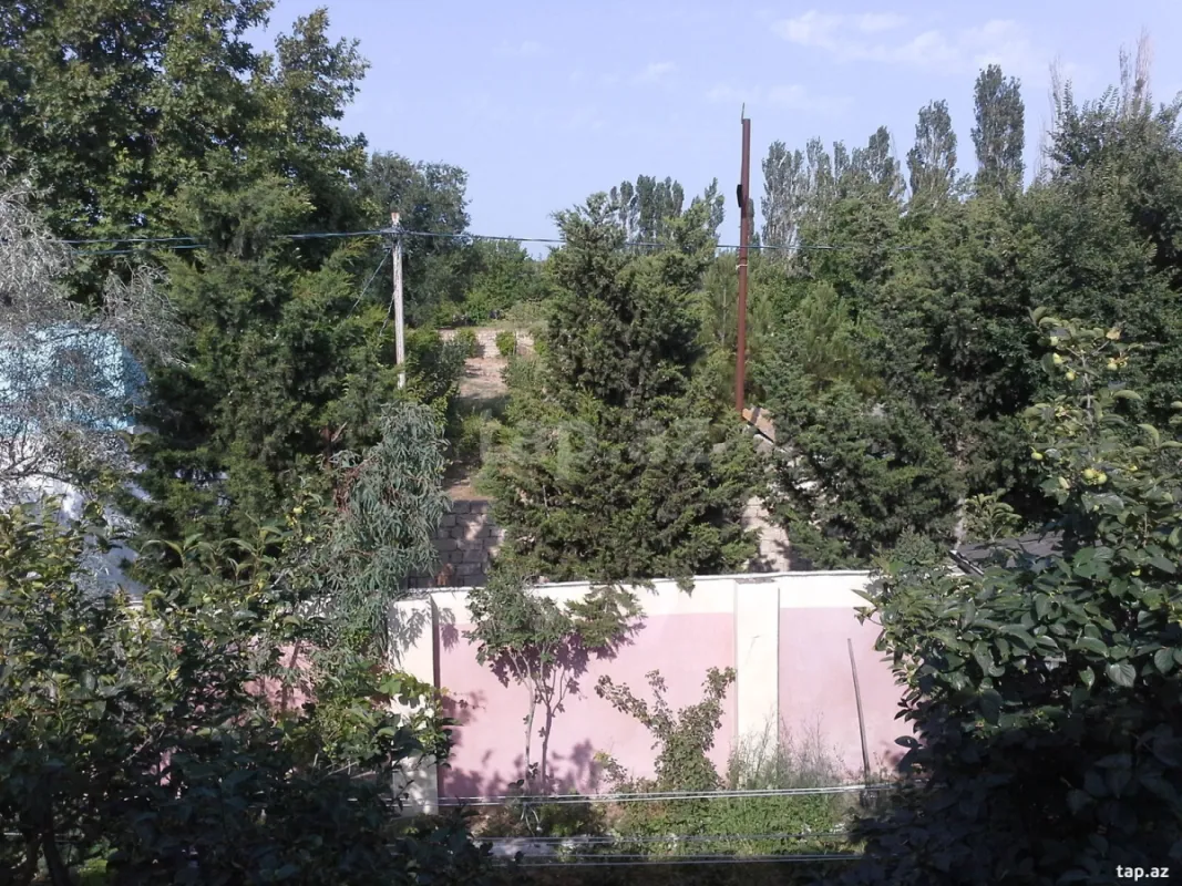 Satılır 6 otaqlı həyət evi