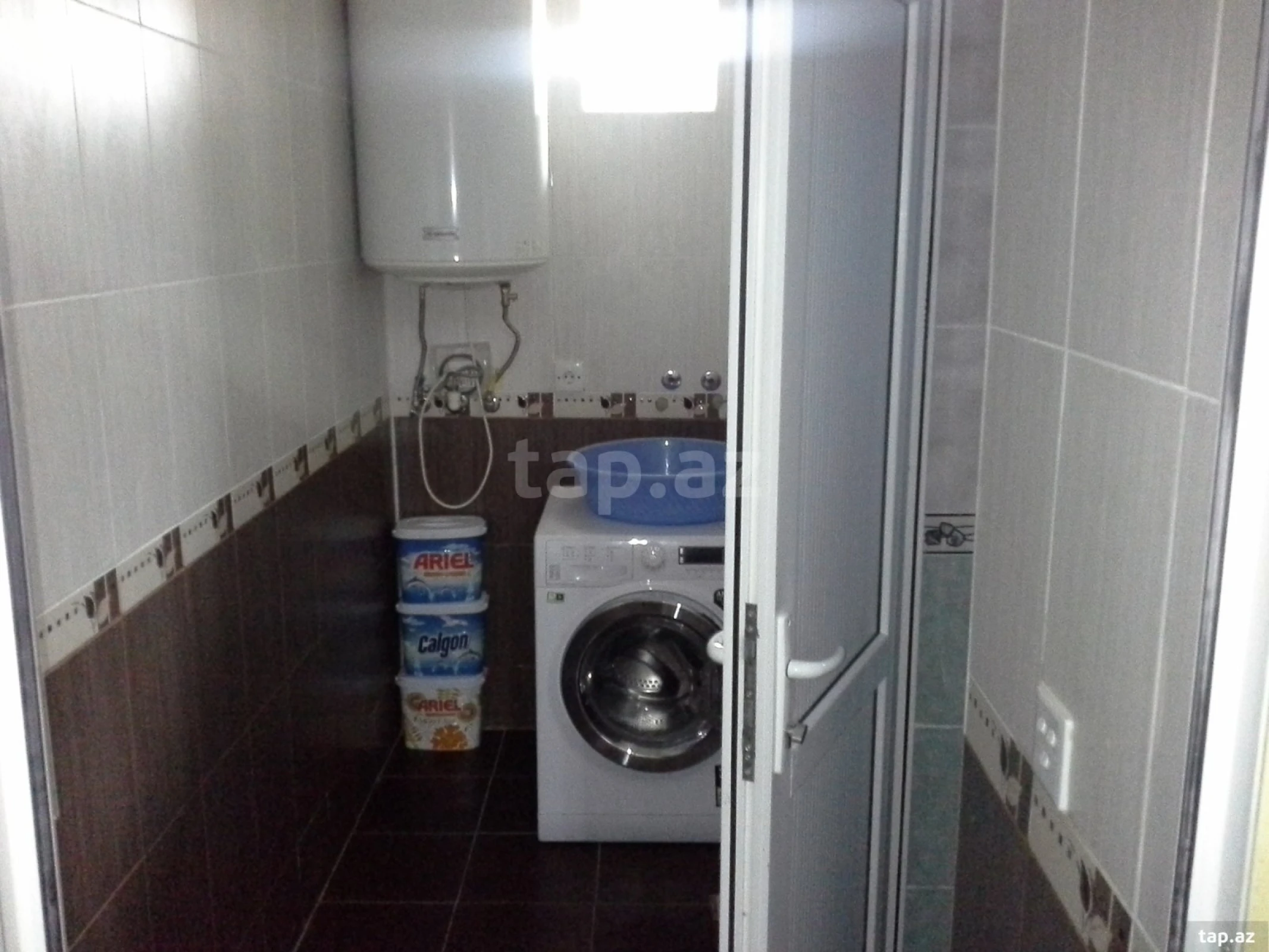 Satılır 6 otaqlı həyət evi